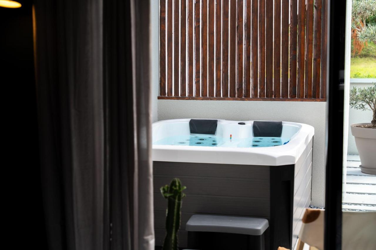 Yanna Lodge, Classe 4 Etoiles Avec Couvert Entierement *