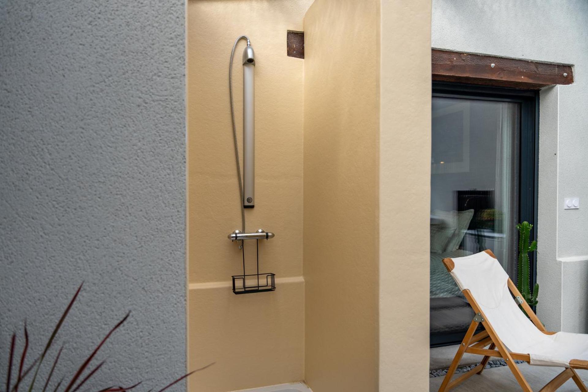 Yanna Lodge, Classe 4 Etoiles Avec Couvert Entierement Holiday home Arrest