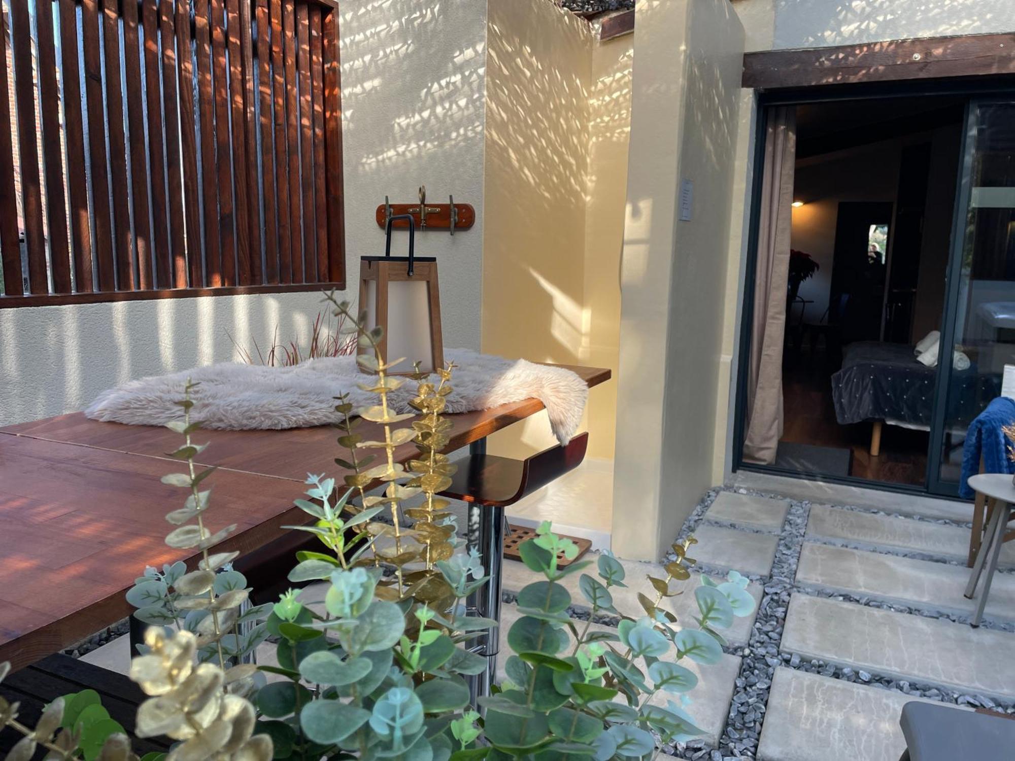 Yanna Lodge, Classe 4 Etoiles Avec Couvert Entierement Holiday home *